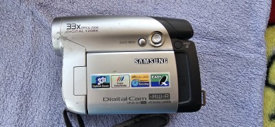 CAMERA VIDEO SAMSUNG VP-DC161 , DVD , FARA ACUMULATOR , NU STIU DACA FUNCTIONEAZA . foto