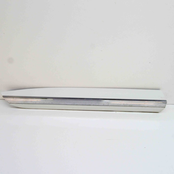 Bandou inferior ușă dreapta spate VW ARTEON 3H7 2018 OEM: 3G8853992B