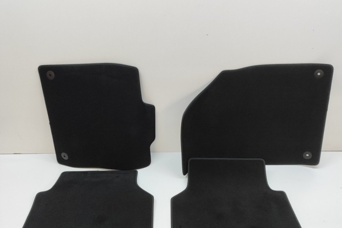 Set covorașe VW ID.4 E21 2021 OEM: 11A864452A,11A864451A,10B864436B,10B864435A | 28666461