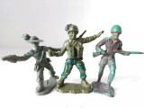Lot 3 figurine soldati plastic, colectie