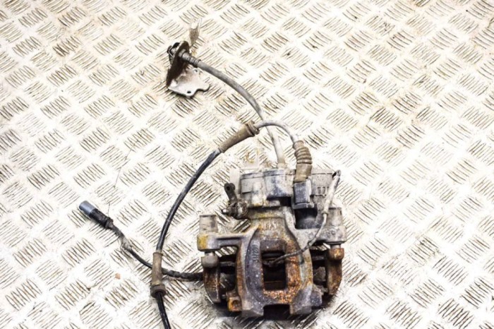 Etrier de fr&acirc;nă dreapta spate BMW i3 I01 2017 OEM: 6883020 17363204
