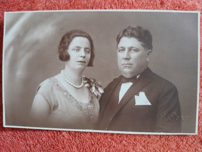 Fotografie tip carte postala, sot si sorie, Ploiesti 1929 foto