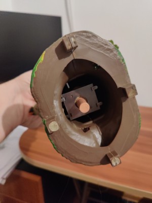 Jucărie ciocănitoarea pe copac. Perioada comunistă. Mecanismul cu arc. Perfect funcțională. foto