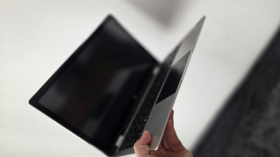 Laptop 2-&amp;icirc;n-1 foto