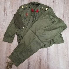 Uniforme militare kaki vara Sergent Soldat în termen perioada comunista RSR