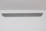 Ornament prag dreapta față TESLA MODEL 3 2018 OEM: 1504763-00-A 11756093