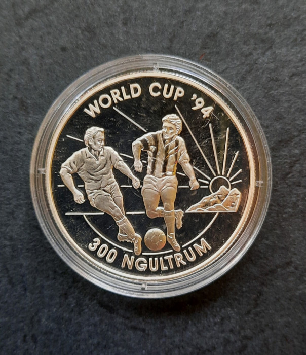 Moneda de argint - 300 Ngultrum &quot;World Cup&quot; Bhutan, 1992 - A 3546