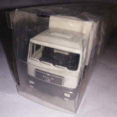 bnk jc Herpa - camion cu remorca - Man F90 Super Truck - 1-87