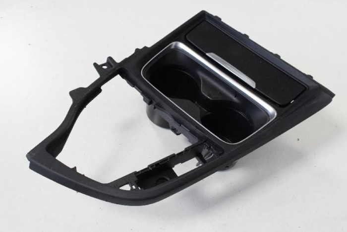 Suport de pahar BMW 4 Coupe F32, F82 2015 OEM: 8219700 10498017