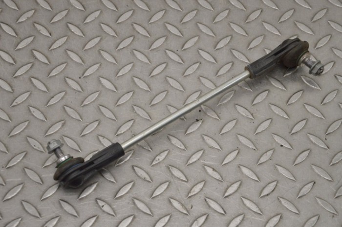 Bieleta stabilizatoare dreapta față BMW 2 Gran Coupe F44 2022 OEM: 6862884 17668953