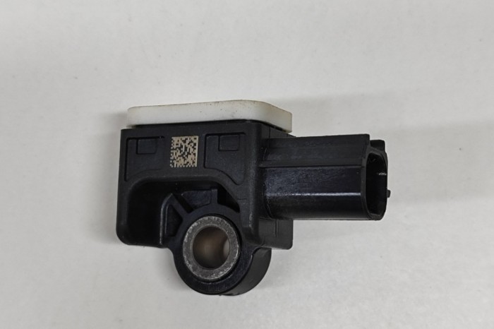 Senzor de impact dreapta spate VOLVO XC60 2016 OEM: 31334336 21858223