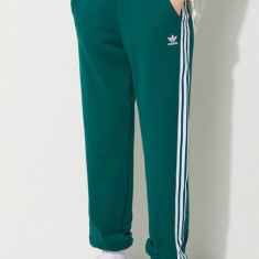 adidas Originals pantaloni de trening din bumbac Jogger Pants culoarea verde, cu imprimeu, IR8090