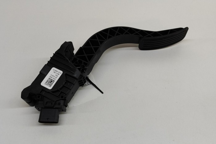 Pedala de accelerație TESLA MODEL Y 2023 OEM: 6PV014021-10,762.321.156.967,762321156967 22266397