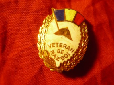 Insigna Veteran de Razboi , h=3,5cm , metal si email foto