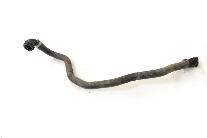 Furtun radiator răcire st&acirc;nga BMW 3 F30, F80 2015 OEM: 7812944 10672814