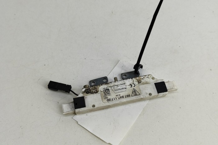 Amplificator de antena PORSCHE 911 997 2006 OEM: 99764711700,997.647.117.00 | 27843618