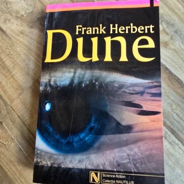 DUNE - FRANK HERBERT