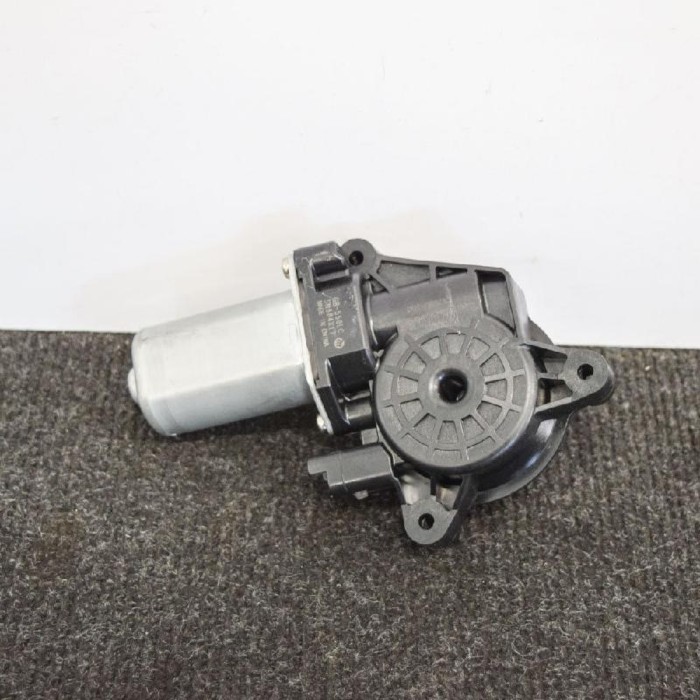 Motor macara geam ușă st&acirc;nga spate NISSAN QASHQAI II J11, J11_ 2015 OEM: GB-558LCSN884X17C17690-100 3924991