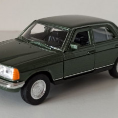 Macheta Mercedes E Class W123 Cobra verde - Welly 1/36