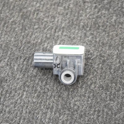 Senzor de impact st&amp;acirc;nga față VOLVO V60 2011 OEM: 8V4T-14B006-AA 4196222 foto