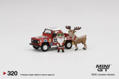 Macheta auto Land Rover Defender 90 Pickup ? 2021 Christmas Edition, 1:64 Mini GT foto