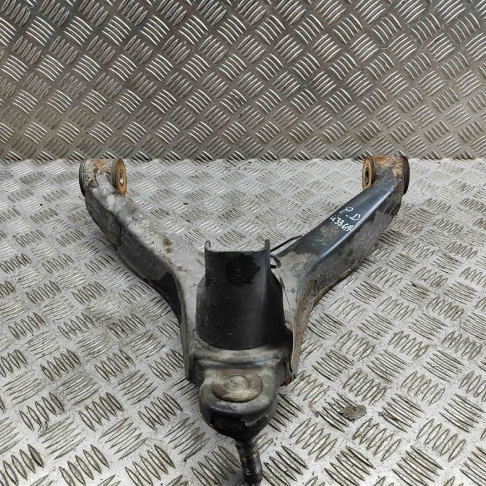 Braț inferior dreapta față IVECO DAILY VI Box 2014 OEM: 5801564316