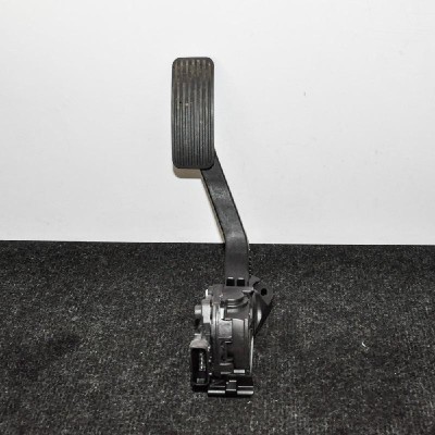 Pedala de accelerație OPEL ASTRA J 2012 OEM: 132527046PV009765 2501672 foto