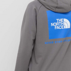 The North Face hanorac de bumbac barbati, culoarea gri, cu glugă, cu imprimeu