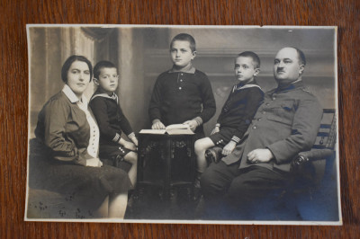 fotografie tematica militari/ armata romana militar cu familia foto