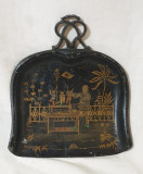 Obiect vechi de colectie decor anii 1920 - gen faras metal cu motive japoneze