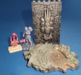 Lot 4 piese : figurine si postament Star Wars Dragonbath Megabloks Dragon Zombi 1/72 umanoid rasina cu baros