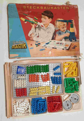 Jucarie din perioada comunista 1970 kit Joc de constructie elemente din plastic foto