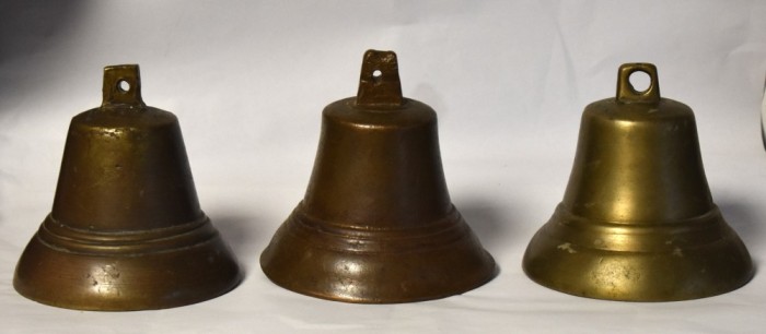 Trei clopote vechi din bronz - inceput de secol XX
