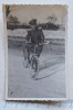 Fotografie militar rom&acirc;n cu bicicletă &ndash; uniformă anii 1950&ndash;1960 &ndash; vintage original