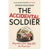 The Accidental Soldier Owain Mulligan carte non-fictiune amuzanta experienta Iraq traducere carte straina