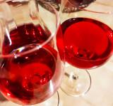 Vin de v&acirc;nzare. Alb,roze sau roșu