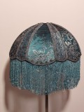 Abajur in stil Victorian cusut de mana cu dantela si franjuri turcoaz