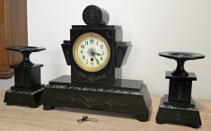 Ceas de semineu cu pendul, 3 piese, anii 1900