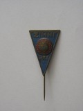 QW9 N4 13 - insigna - comunism - inscriptia ZIMNI DSO SOKOL HRY, Europa