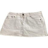 Fusta dama , culoarea alb , marimea S