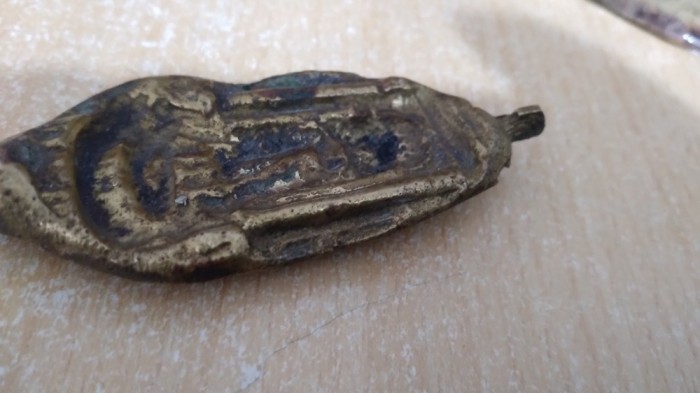 AMULETA VECHE APROX 6 CM