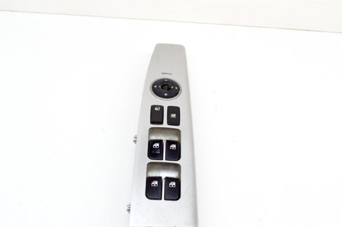 Buton geam ușă st&acirc;nga față HYUNDAI SANTA F&Eacute; II CM 2006 OEM: 371490-1110,93570-2B000 13806253