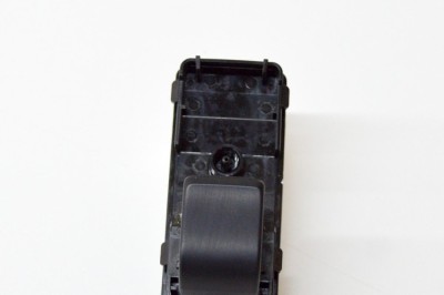 Buton geam ușă dreapta față MAZDA CX-3 DK 2018 OEM: D09H66370 15454675 foto