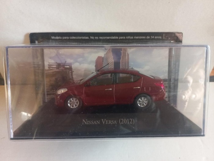 Macheta Nissan Versa - 2012 1:43 Deagostini Mexic