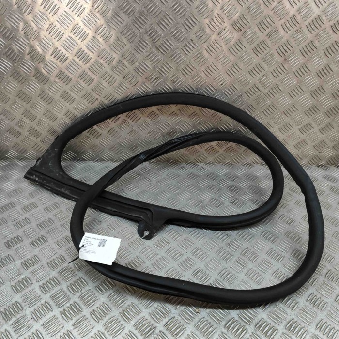 Garnitura ușă dreapta față AUDI E-TRON GT 2022 OEM: 9J1831722A