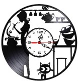 Ceas de perete decorativ din disc de vinil, Model Bucătărie Veselă cu Gospodină și Pisică, Negru, 30 cm