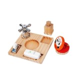 Placa senzoriala Montessori, 5 activitati, din lemn, 14.5 cm x 14.5 cm, 3 +