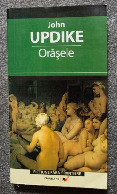 John Updike - Orășele foto