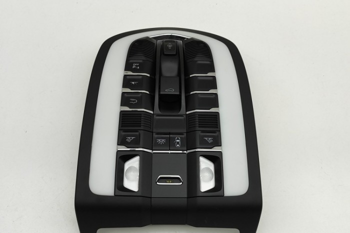 Iluminare interioară PORSCHE MACAN DKN 2021 OEM: 7PP959551JL,7PP959728A,7PP919211E,7PP035711A,7PP919317 | 31539409