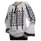 Cumpara ieftin Bluza Tip Ie Alba cu Motiv Floral Negru - BMG43